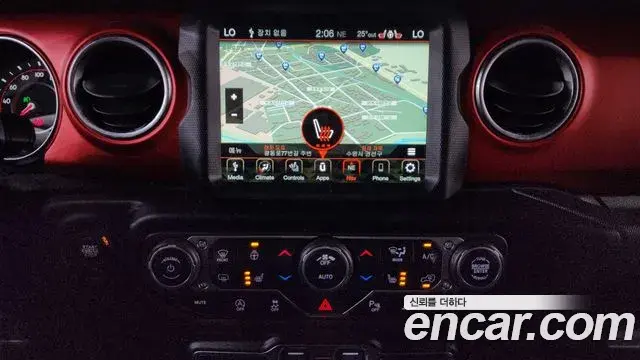 Jeep Wrangler 2021 — Фото 11/20