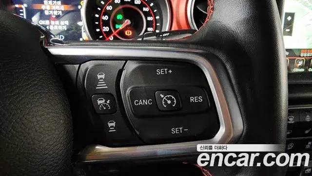Jeep Wrangler 2021 — Фото 14/20