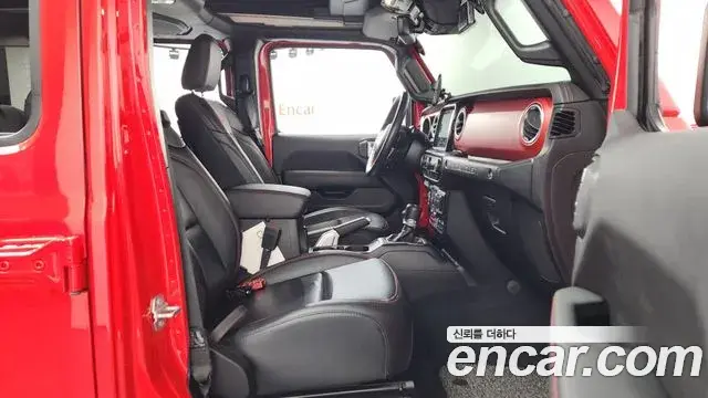Jeep Wrangler 2021 — Фото 16/20