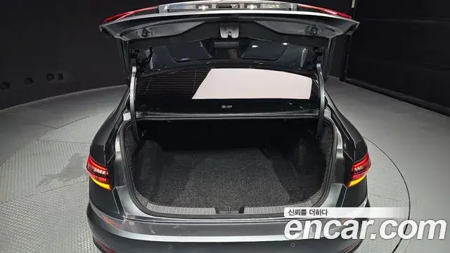 Volkswagen Jetta 2021 — Şəkil 23/33