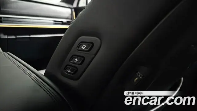 Hyundai Santa Fe 2025 — ფოტო 33/41