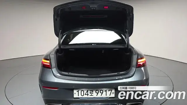Mercedes-Benz E-Class 2021 — Фото 20/20