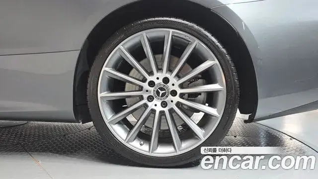 Mercedes-Benz E-Class 2021 — Şəkil 8/36