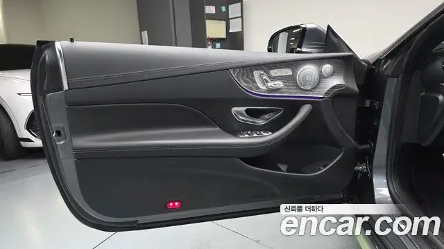 Mercedes-Benz E-Class 2021 — Şəkil 32/36