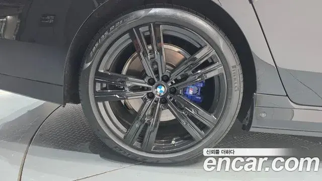 BMW i7 2024 — ფოტო 22/32