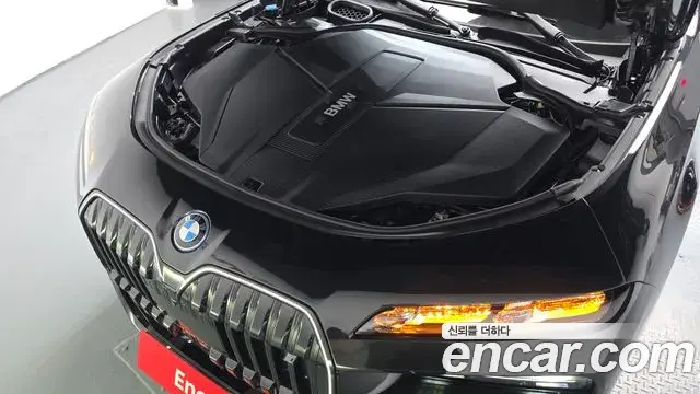 BMW i7 2024 — ფოტო 25/32