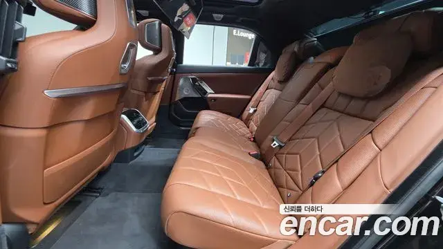 BMW i7 2024 — ფოტო 32/32