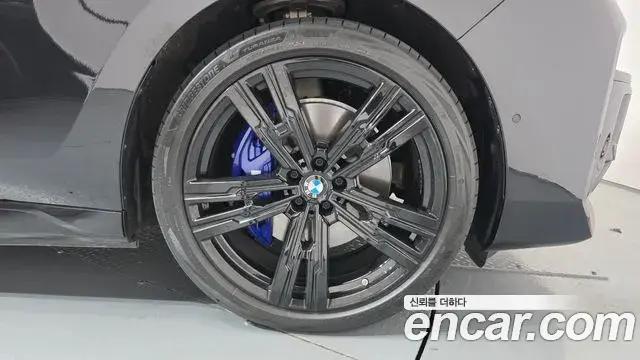 BMW i7 2024 — ფოტო 27/32