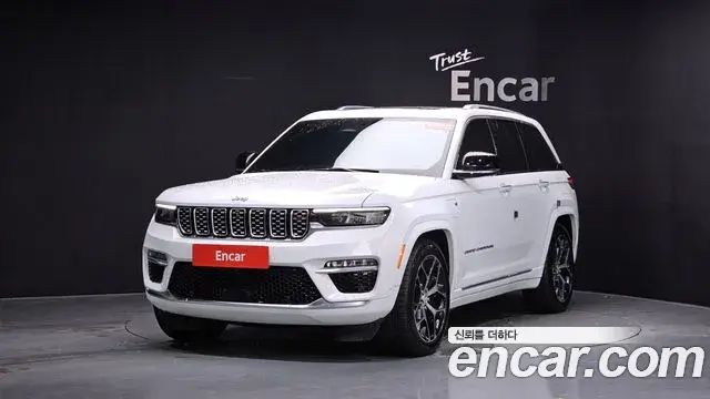 Jeep Grand Cherokee 2023 — Photo 1/36