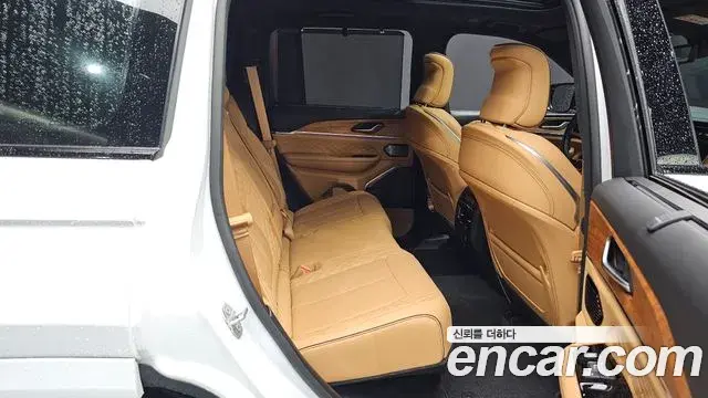 Jeep Grand Cherokee 2023 — Photo 2/36