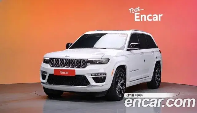 Jeep Grand Cherokee 2023 — Photo 22/36