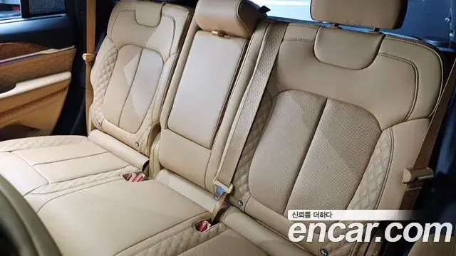 Jeep Grand Cherokee 2023 — Photo 28/36