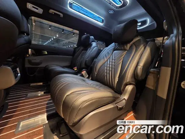 Kia Carnival 2025 — Şəkil 35/39