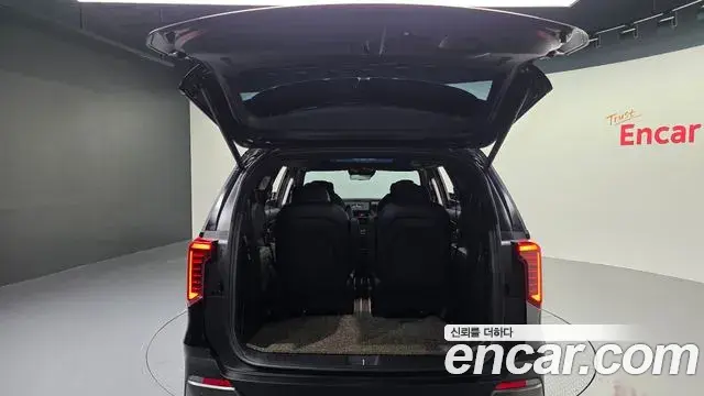 Kia Carnival 2025 — Şəkil 36/39
