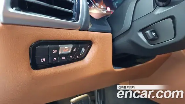 BMW 8 Series 2024 — Şəkil 26/32