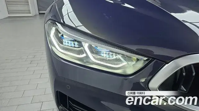 BMW 8 Series 2024 — Şəkil 17/32