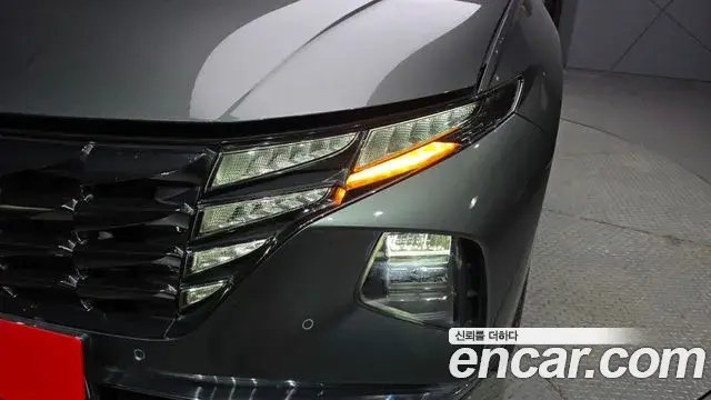 Hyundai Tucson Hybrid 2023 — Photo 17/33