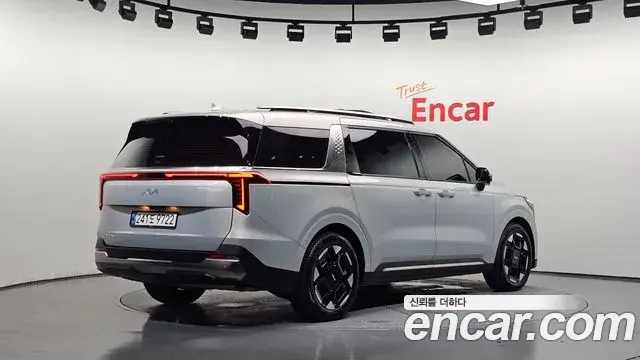 Kia Carnival 2024 — Фото 1/20