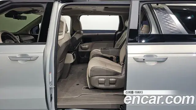 Kia Carnival 2024 — Фото 12/20