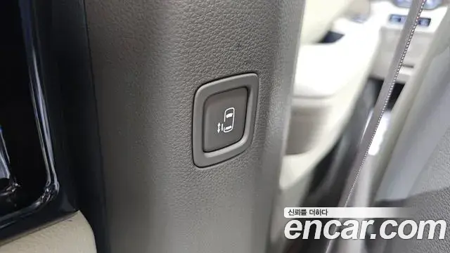 Kia Carnival 2024 — Фото 17/20