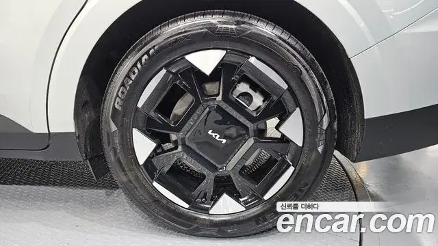 Kia Carnival 2024 — Şəkil 16/30