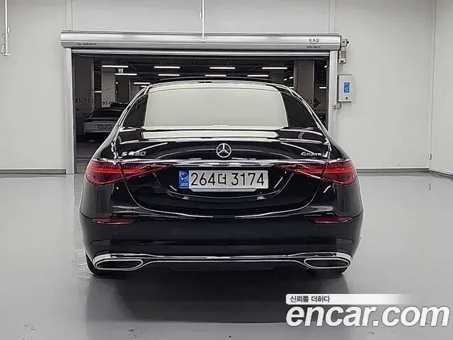 Mercedes-Benz S-Class 2023 — Photo 13/19