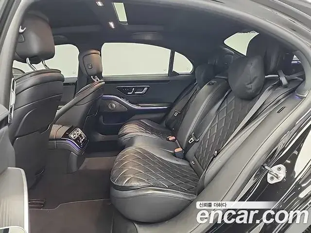 Mercedes-Benz S-Class 2023 — Photo 1/19