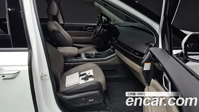 Kia Carnival 2024 — Фото 12/20