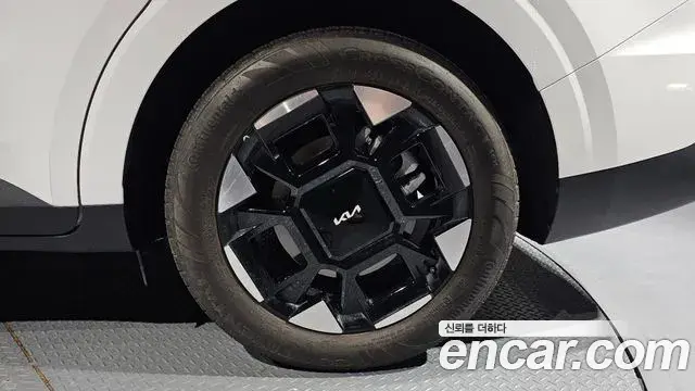 Kia Carnival 2024 — ფოტო 30/48