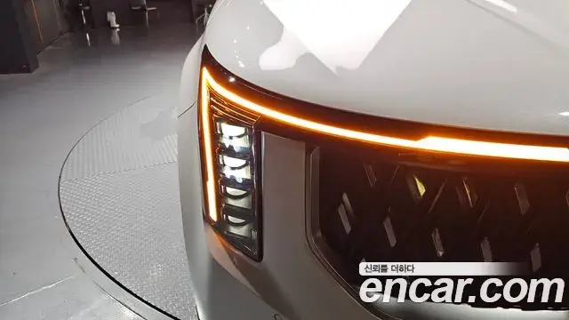 Kia Carnival 2024 — ფოტო 33/48