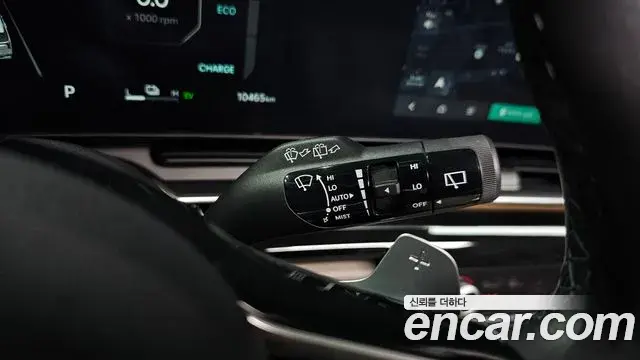 Kia Carnival 2024 — ფოტო 43/48
