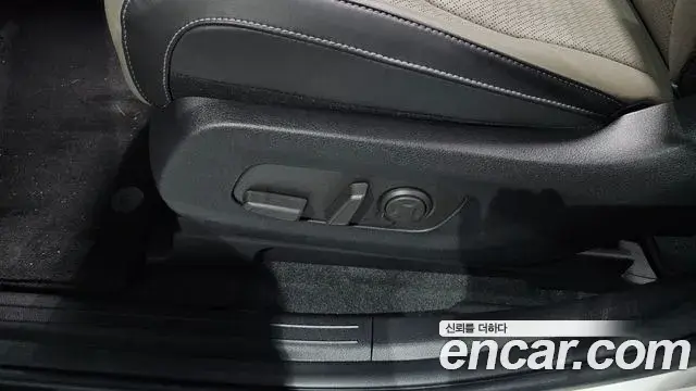 Kia Carnival 2024 — ფოტო 39/48