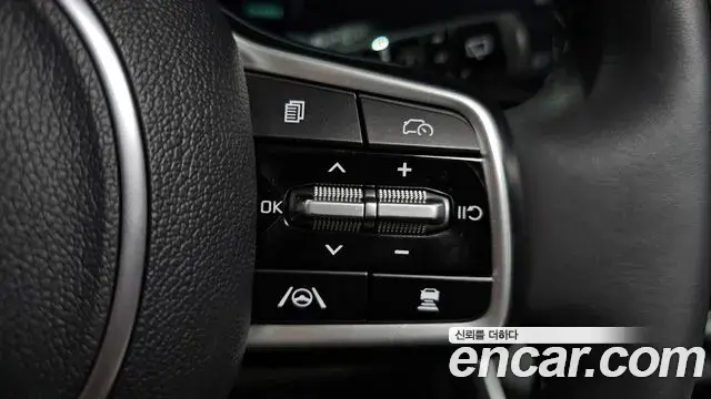 Kia Carnival 2024 — ფოტო 44/48