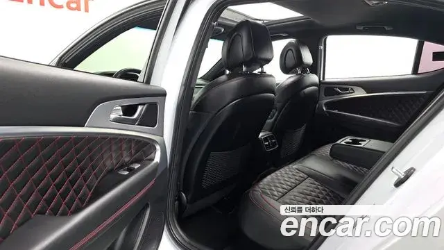 Genesis G70 2019 — ფოტო 19/37