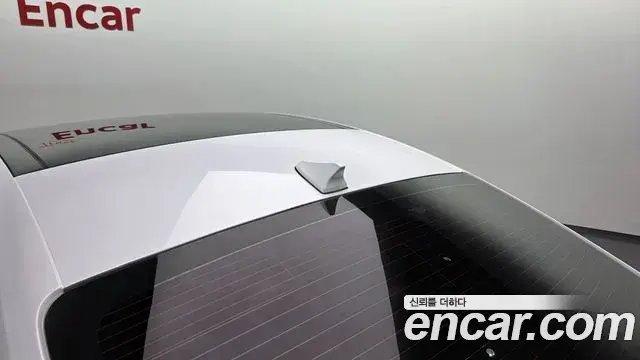 Genesis G70 2019 — ფოტო 2/37