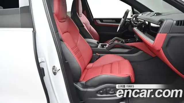 Porsche Cayenne 2025 — Photo 18/20