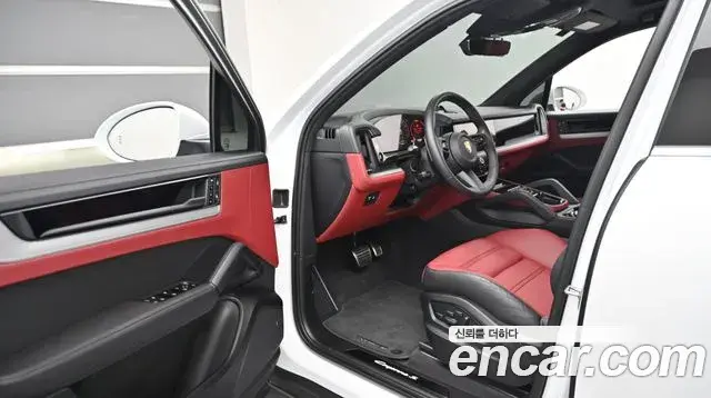 Porsche Cayenne 2025 — Photo 15/20