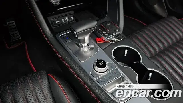 Genesis G70 2019 — Photo 2/34