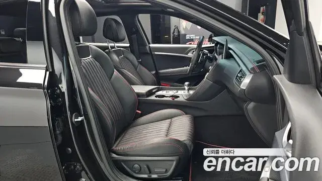 Genesis G70 2019 — Photo 14/34