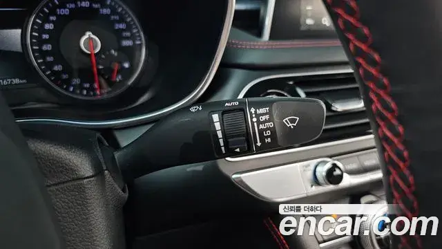 Genesis G70 2019 — Photo 17/34