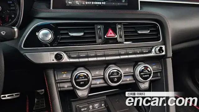Genesis G70 2019 — Photo 7/34