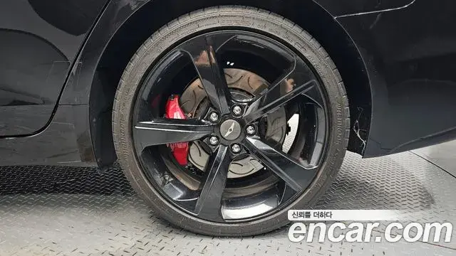 Genesis G70 2019 — Photo 31/34