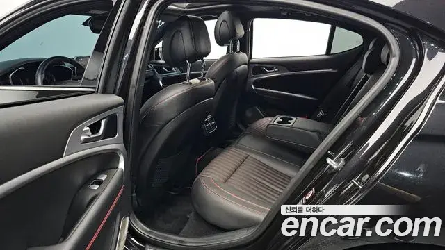 Genesis G70 2019 — Photo 22/34