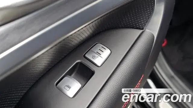 Genesis G70 2019 — Photo 12/34