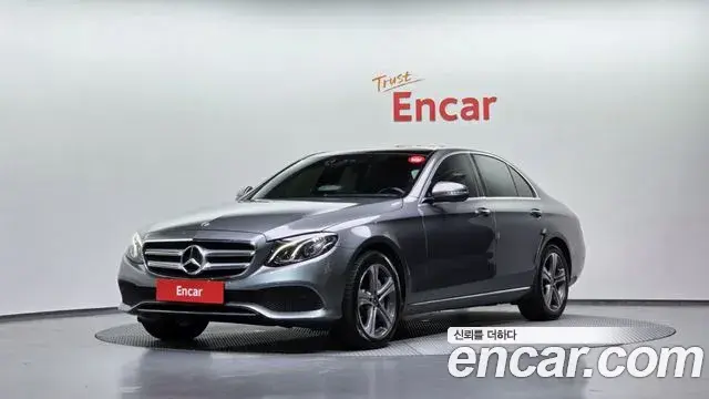 Mercedes-Benz E-Class 2018 — Фото 1/20