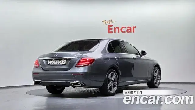Mercedes-Benz E-Class 2018 — Фото 2/20