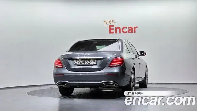 Mercedes-Benz E-Class 2018 — Фото 4/20