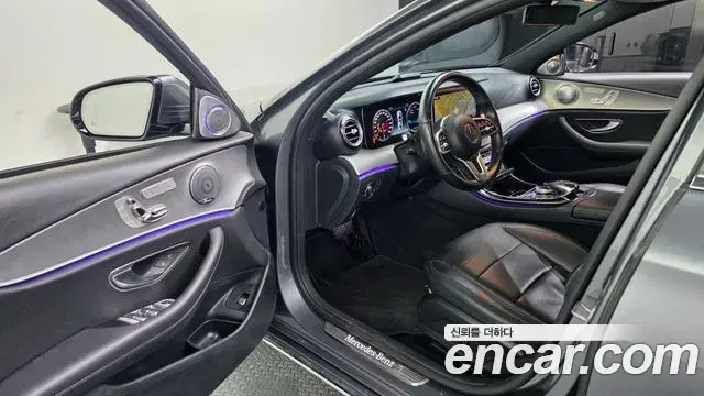 Mercedes-Benz E-Class 2018 — Фото 10/20