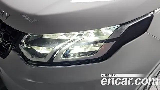 Land Rover Discovery Sport 2025 — ფოტო 19/32