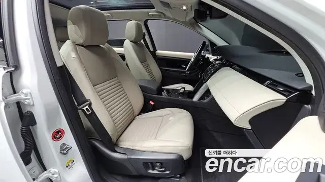 Land Rover Discovery Sport 2025 — ფოტო 31/32